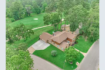 660 Hillcrest Drive, Huntsville, TX 77340 - Photo 2