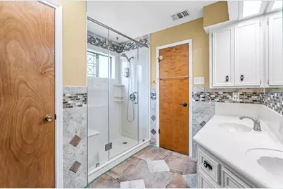660 Hillcrest Drive, Huntsville, TX 77340 - Photo 30