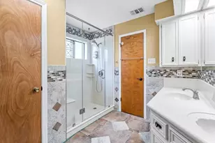660 Hillcrest Dr, Huntsville, TX 77340 - Photo 30