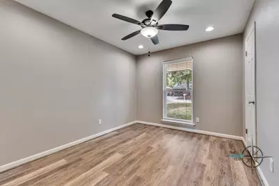 707 Hildred Avenue, Conroe, TX 77303 - Photo 14