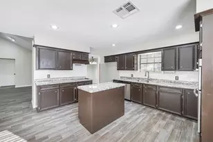 2304 Colleen Dr, Pearland, TX 77581 - Photo 6