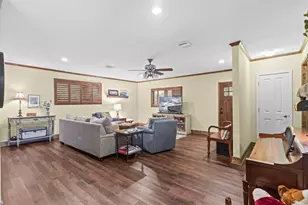 1663 4th St, Nome, TX 77629 - Photo 4