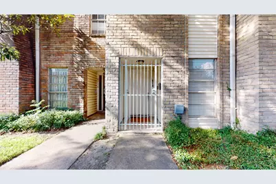 8714 Wilcrest Drive #8714, Houston, TX 77099 - Photo 2
