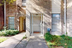 8714 Wilcrest Dr, Houston, TX 77099 - Photo 2