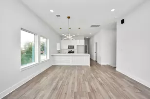 8114 Double Ave, Houston, TX 77088 - Photo 10