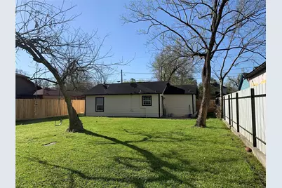 7629 Teesdale Drive, Houston, TX 77028 - Photo 2
