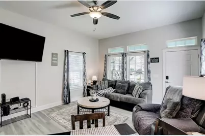 4123 Q 1/2, Galveston, TX 77550 - Photo 2