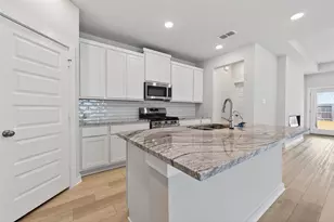 21619 Flannel Bush Ln, Cypress, TX 77433 - Photo 2