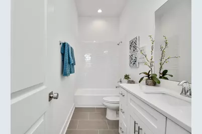 9006 Laverne Laurel Lane, Houston, TX 77080 - Photo 10