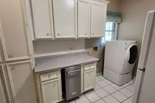 104 April Wind Dr S, Conroe, TX 77356 - Photo 32