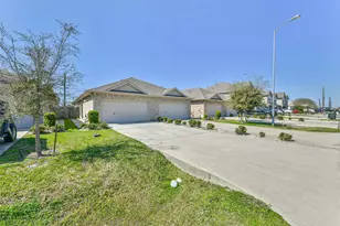 513 N 6th St, La Porte, TX 77571 - Photo 2