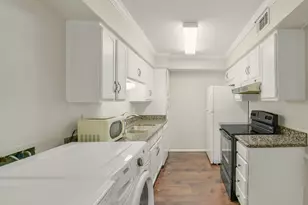 351 N Post Oak Ln, Houston, TX 77024 - Photo 16