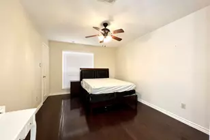 2626 Holly Hall St, Houston, TX 77054 - Photo 14
