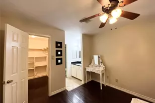 2626 Holly Hall St, Houston, TX 77054 - Photo 12