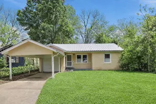 946 Milam St, Liberty, TX 77575 - Photo 1