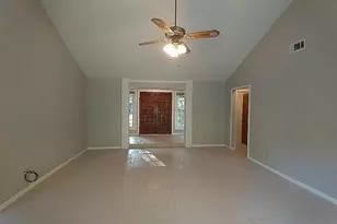 1126 Wisterwood Dr, Houston, TX 77043 - Photo 4