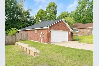322 Green Leaf Street, Huntsville, TX 77340 - Photo 2
