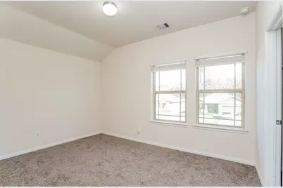 6714 Blimp Base Boulevard, Hitchcock, TX 77563 - Photo 10