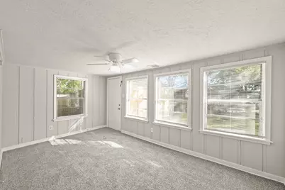 203 W Hart Avenue, Pasadena, TX 77506 - Photo 4