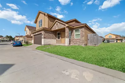 12712 Plummersville Street, Houston, TX 77072 - Photo 2