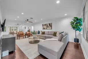 8702 Ilona Ln, Houston, TX 77025 - Photo 24
