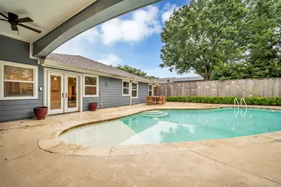 8702 Ilona Lane, Houston, TX 77025 - Photo 42