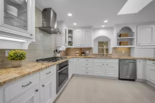 8702 Ilona Ln, Houston, TX 77025 - Photo 14