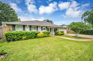 8702 Ilona Ln, Houston, TX 77025 - Photo 4