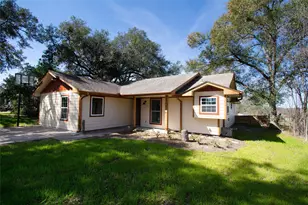 518 S Masonic St, Bellville, TX 77418 - Photo 1