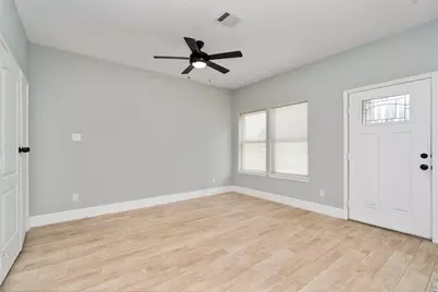 5754 Reed Road #B, Houston, TX 77033 - Photo 14