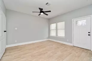 5754 Reed Rd, Houston, TX 77033 - Photo 14