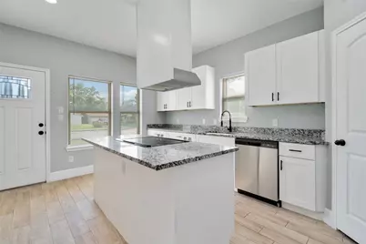 5754 Reed Road #B, Houston, TX 77033 - Photo 8