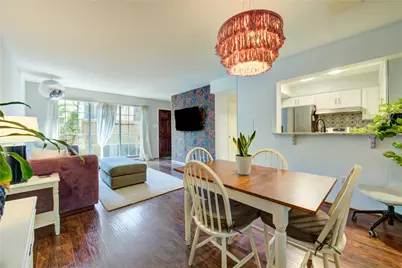 939 Wax Myrtle Lane, Houston, TX 77079 - Photo 10