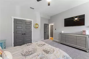 1717 Lindsey Ridge Dr, Houston, TX 77055 - Photo 18