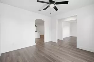 4510 Bungalow Ln, Houston, TX 77047 - Photo 12