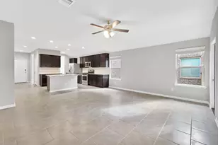 29711 Breakwater Dr, Katy, TX 77494 - Photo 4