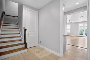 5719 Darling St, Houston, TX 77007 - Photo 2