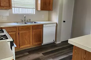 1900 Old Creek Dr, Rosenberg, TX 77471 - Photo 12