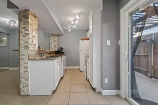 6111 Beverly Hill St, Houston, TX 77057 - Photo 4