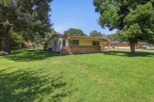 3293 62nd St, Port Arthur, TX 77640 - Photo 2