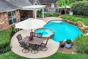 1014 Longdraw Dr, Katy, TX 77494 - Photo 2