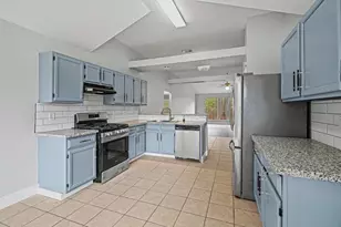 22627 Bridgewater Dr, Spring, TX 77373 - Photo 8