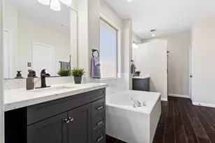 9506 Eddys Edge Ct, Houston, TX 77089 - Photo 22