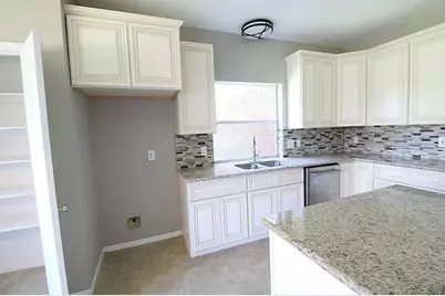 15618 Claremont Court, Sugar Land, TX 77498 - Photo 8