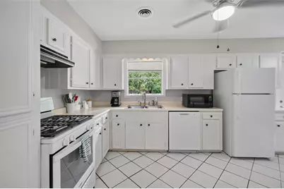 10706 Oasis Drive, Houston, TX 77096 - Photo 10