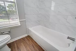 6935 Falling Waters Dr, Spring, TX 77379 - Photo 18