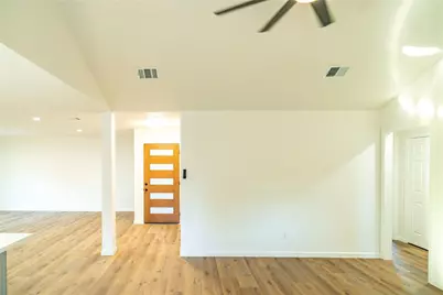 10907 Sharpview Drive, Houston, TX 77072 - Photo 12