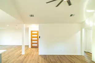 10907 Sharpview Dr, Houston, TX 77072 - Photo 12