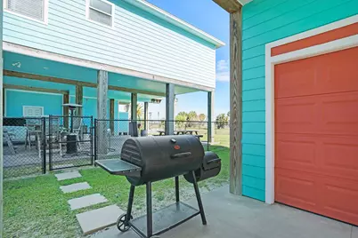 960 B Palmetto Drive, Crystal Beach, TX 77650 - Photo 24