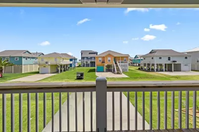 3343 Pirates Cove, Crystal Beach, TX 77650 - Photo 14
